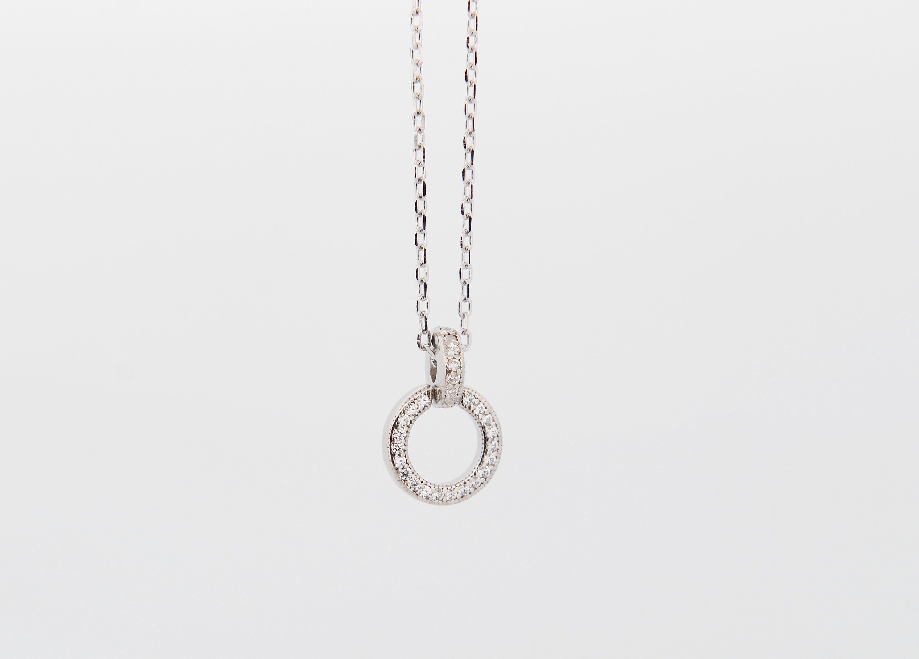 Stříbrný náhrdelník s přívěskem Věčný Lesk
