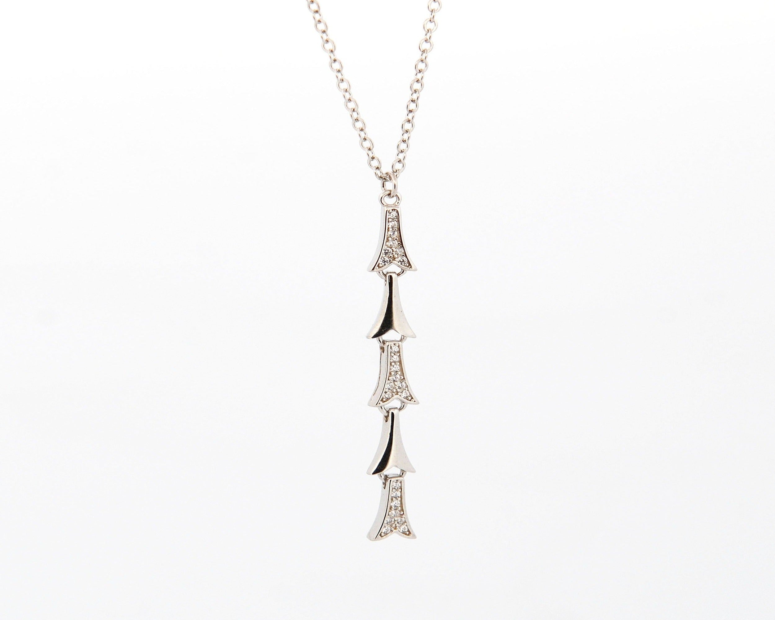 Stříbrný náhrdelník s přívěskem v podobě Art Deco sloupu