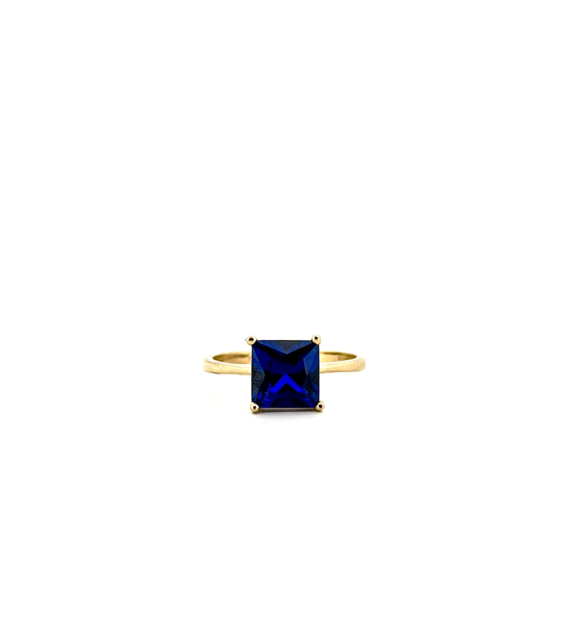 Prsten s tmavě modrým kamenem